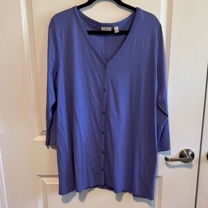 LOGO by Lori Goldstein purple/Lavender Button-Front V-Neck Top. Pockets. Cotton